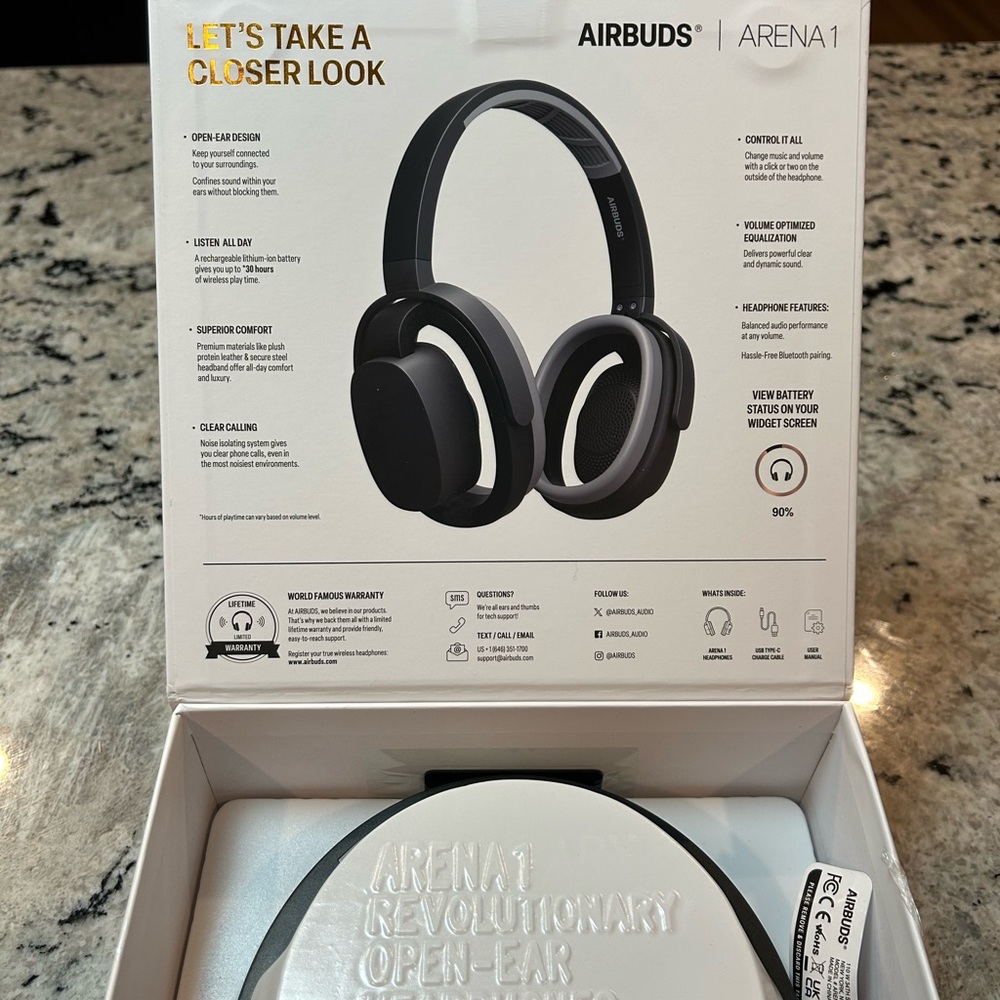 Over-Ear Headphones - Black - Picture 3 of 5